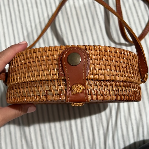 Round Woden purse - Picture 2 of 3